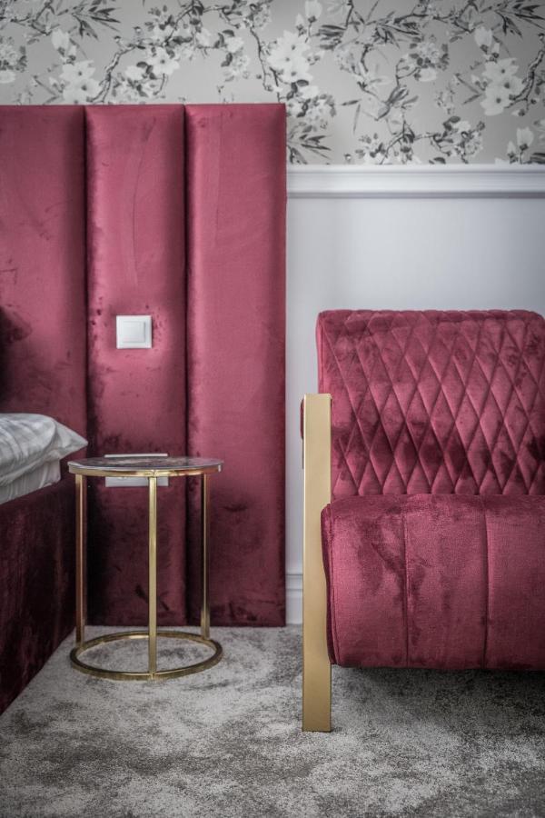 Hotel Vila Central Boutique Satu Mare Eksteriør billede