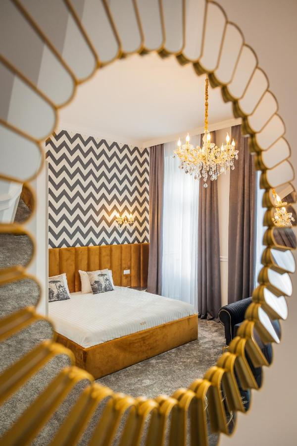 Hotel Vila Central Boutique Satu Mare Eksteriør billede