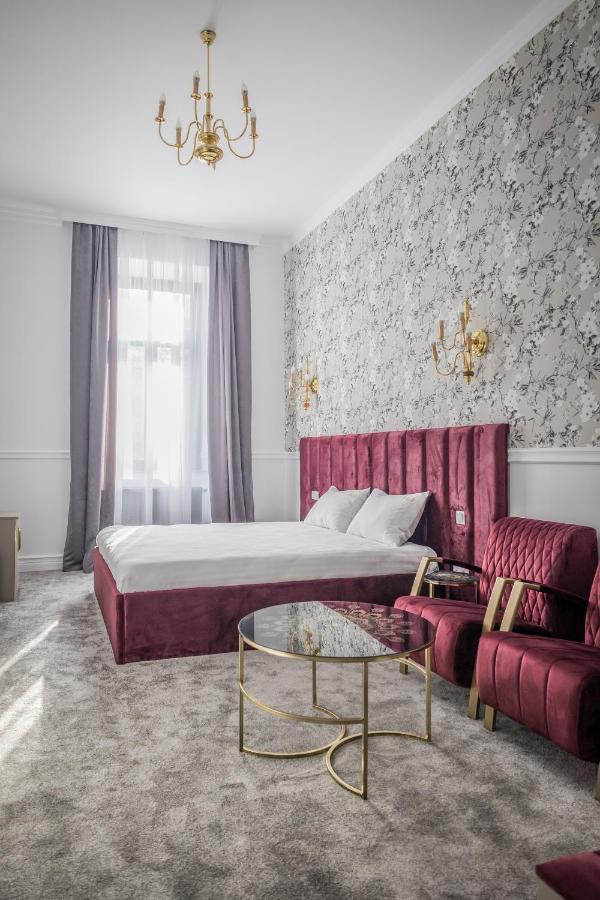 Hotel Vila Central Boutique Satu Mare Eksteriør billede