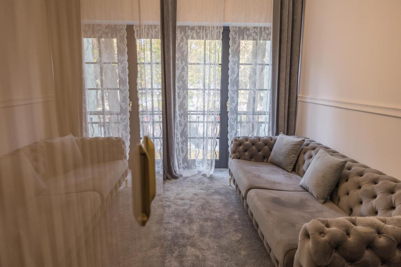 Hotel Vila Central Boutique Satu Mare Eksteriør billede