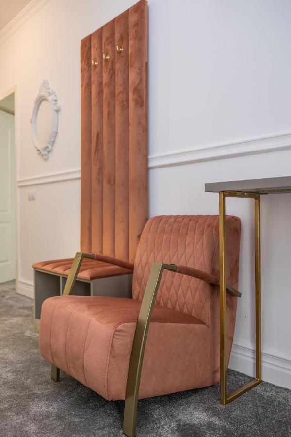 Hotel Vila Central Boutique Satu Mare Eksteriør billede
