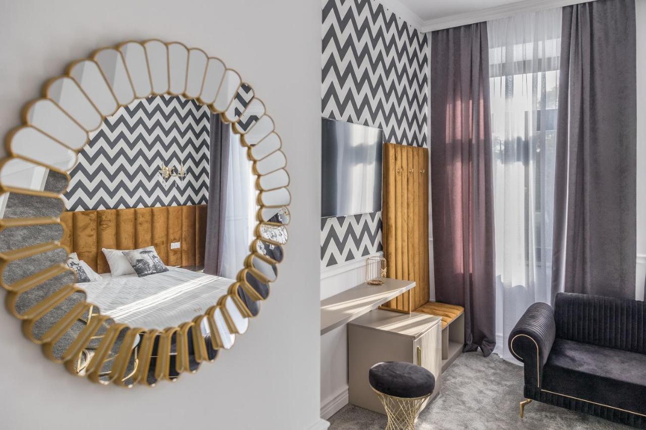Hotel Vila Central Boutique Satu Mare Eksteriør billede