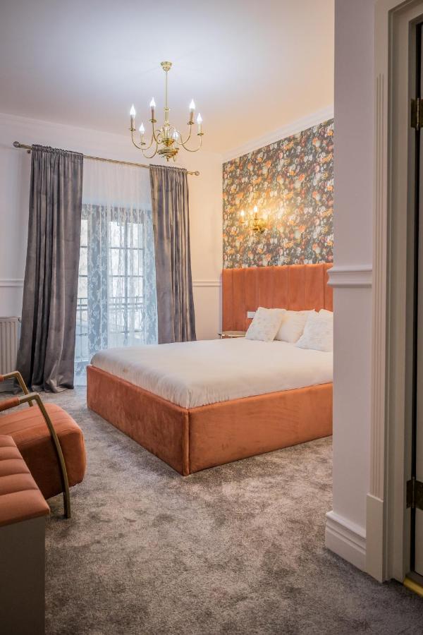 Hotel Vila Central Boutique Satu Mare Eksteriør billede