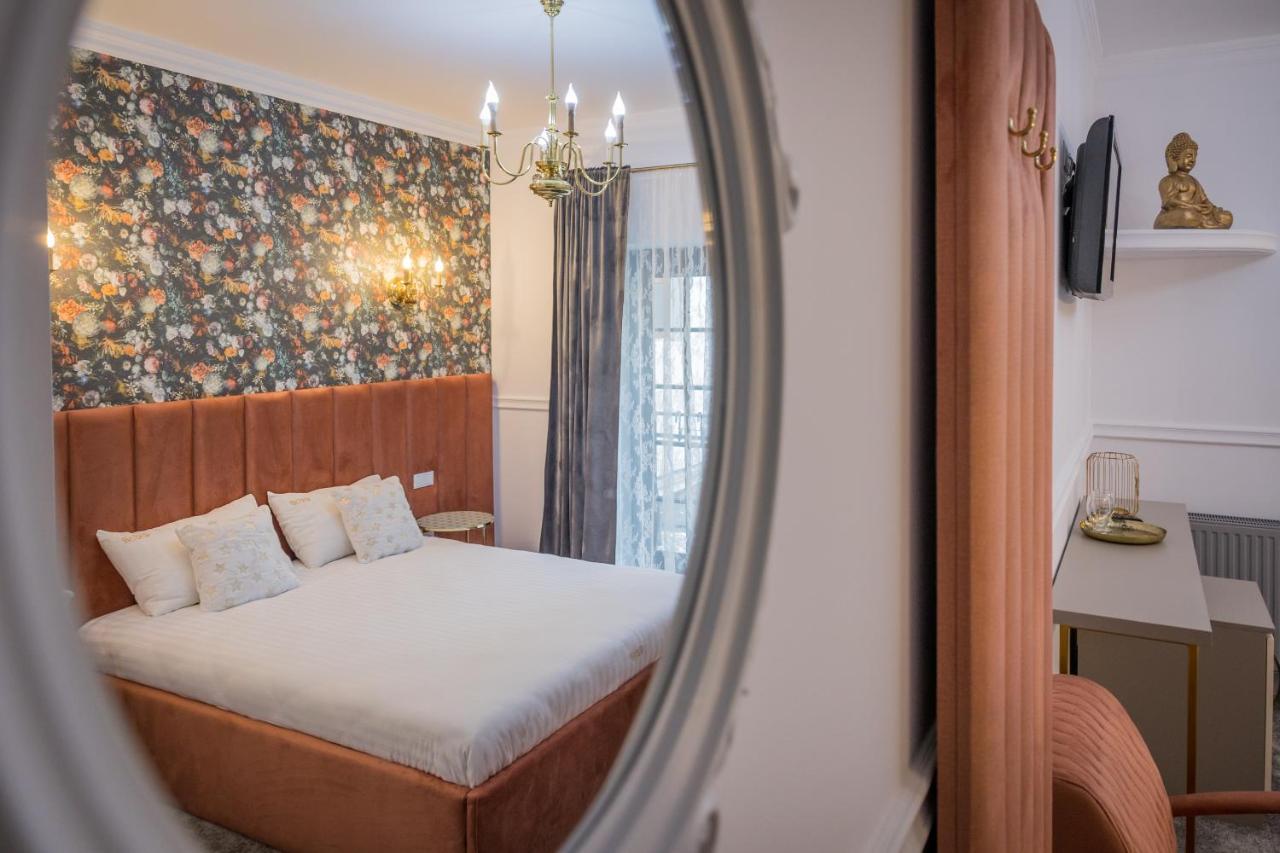Hotel Vila Central Boutique Satu Mare Eksteriør billede