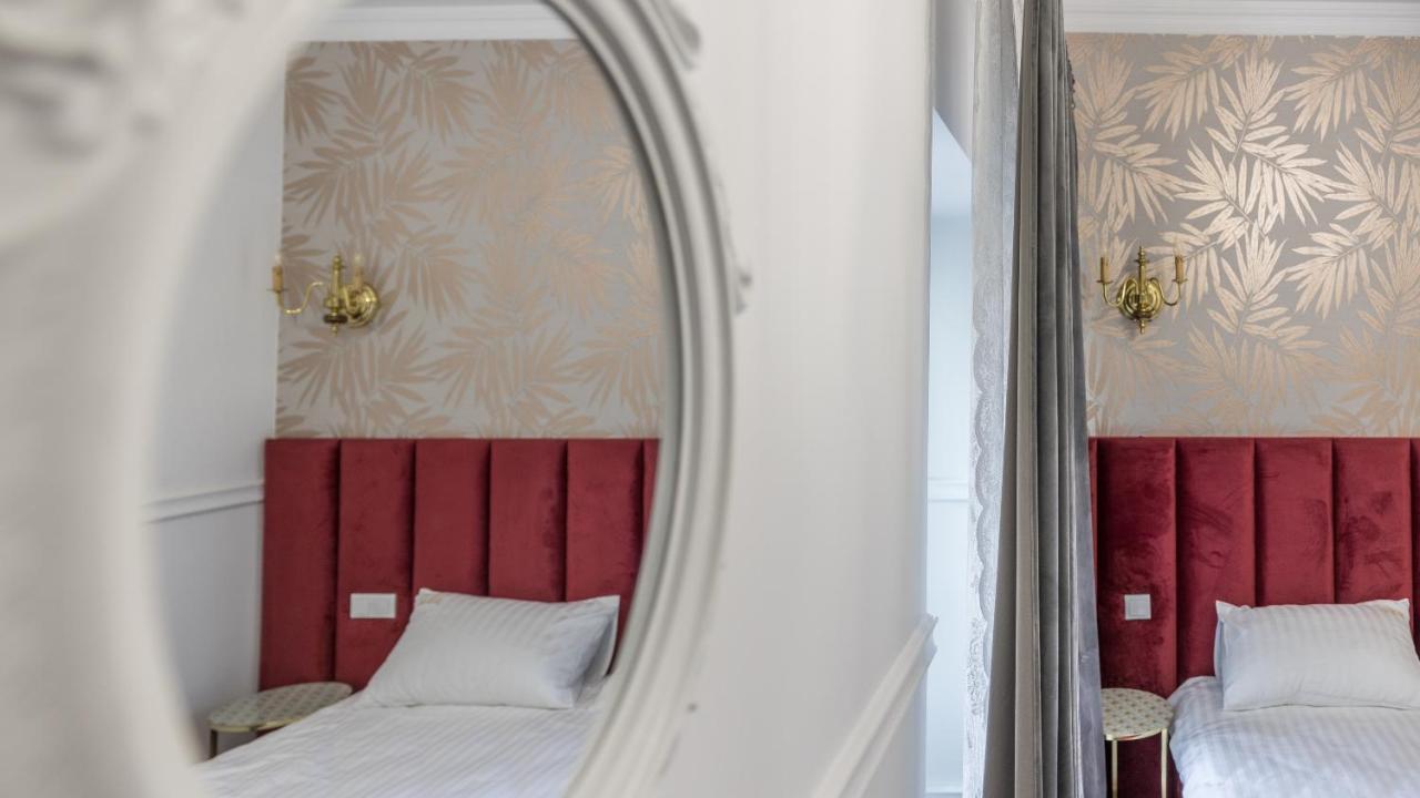 Hotel Vila Central Boutique Satu Mare Eksteriør billede
